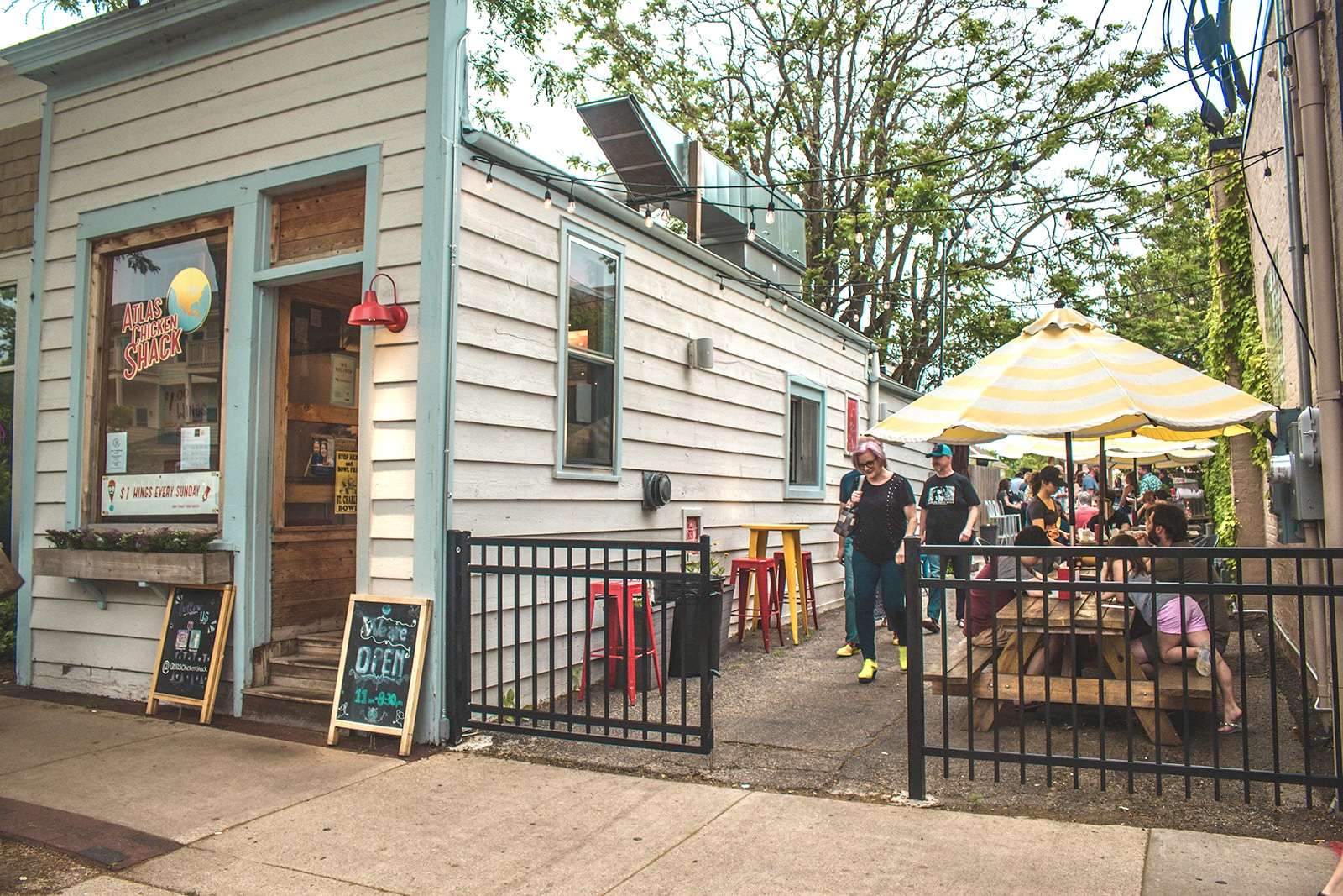 Atlas Chicken Shack | Enjoy Illinois