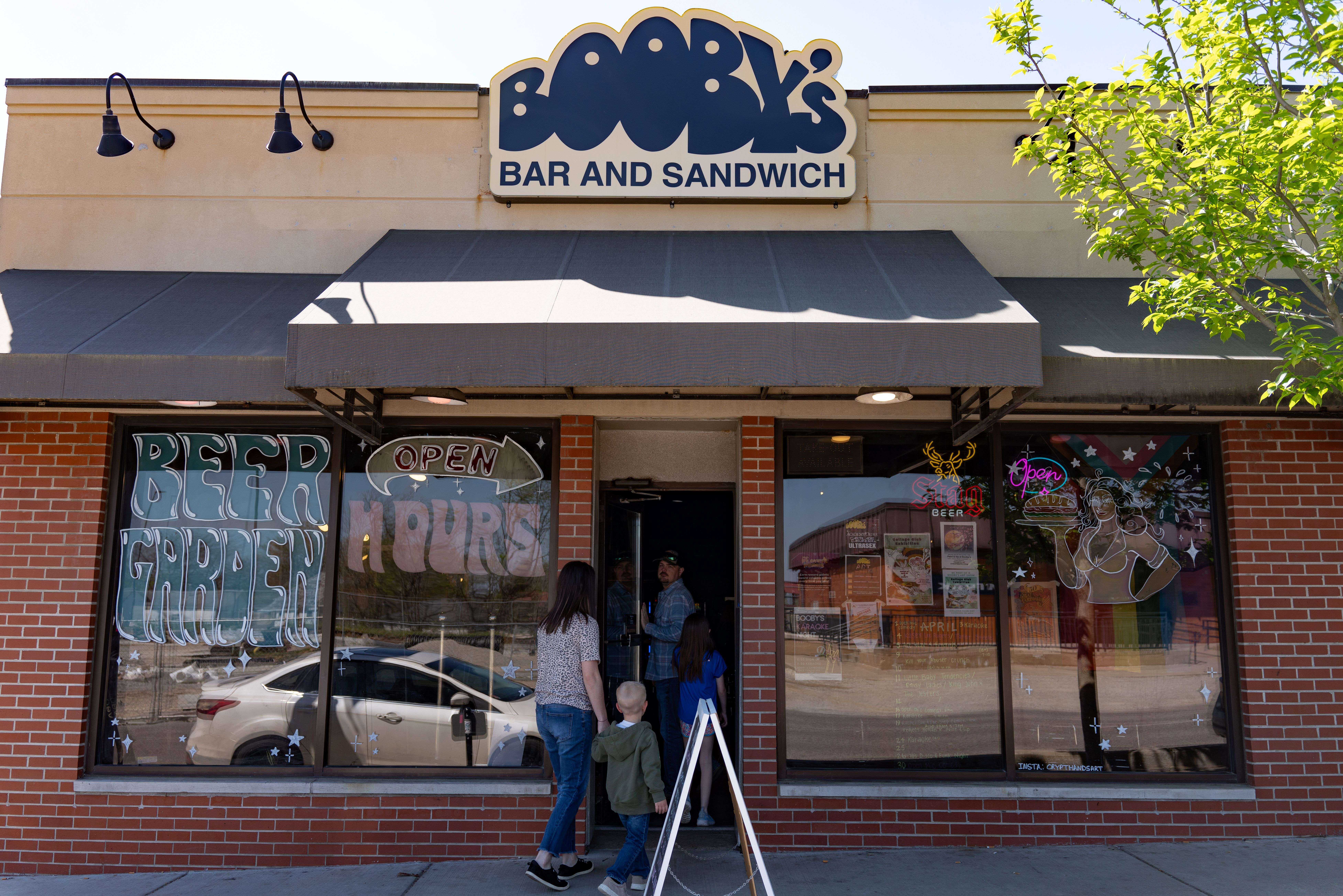 Booby's Carbondale | Enjoy Illinois
