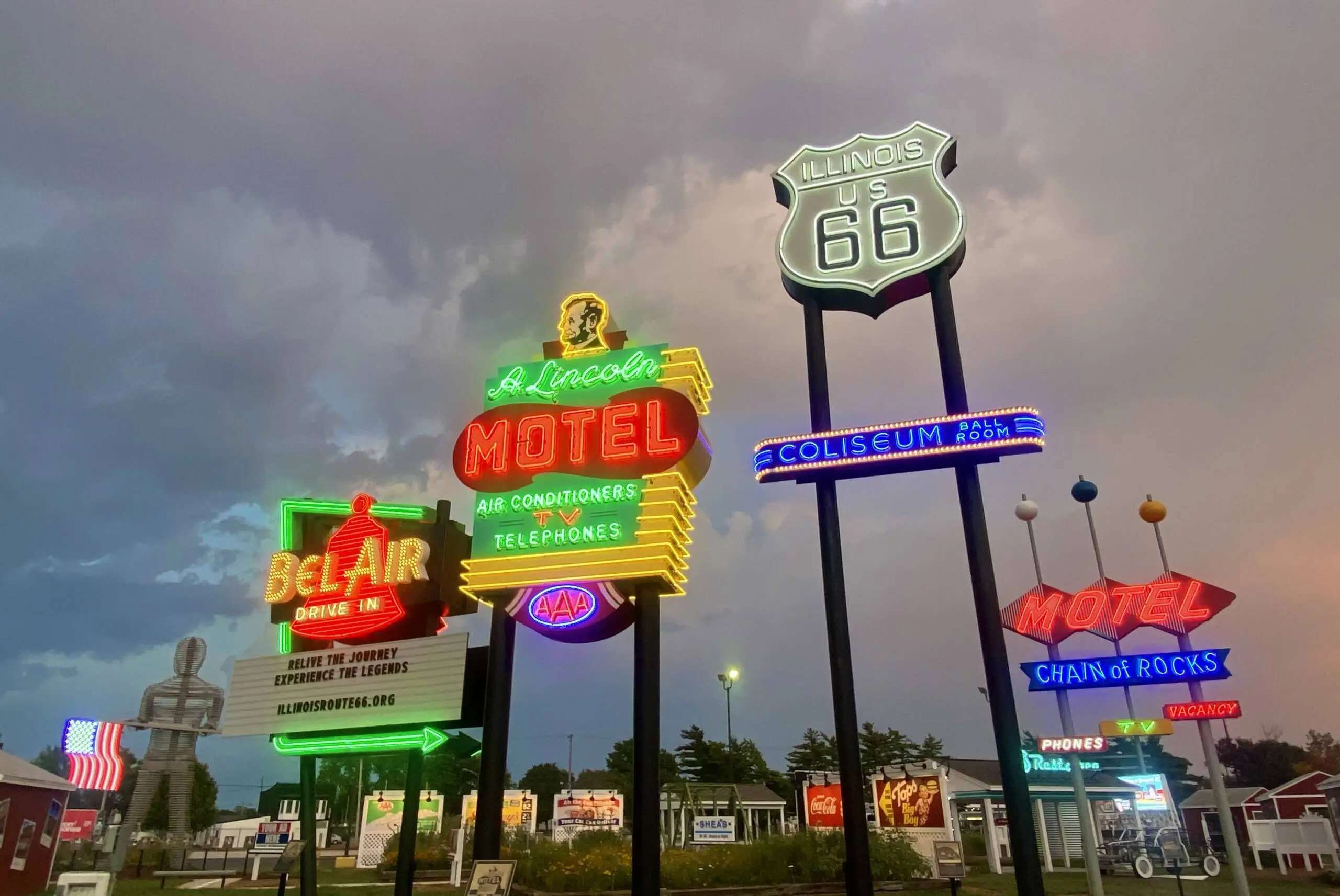 Route 66 Legends Neon Park | Enjoy Illinois | Enjoy Illinois