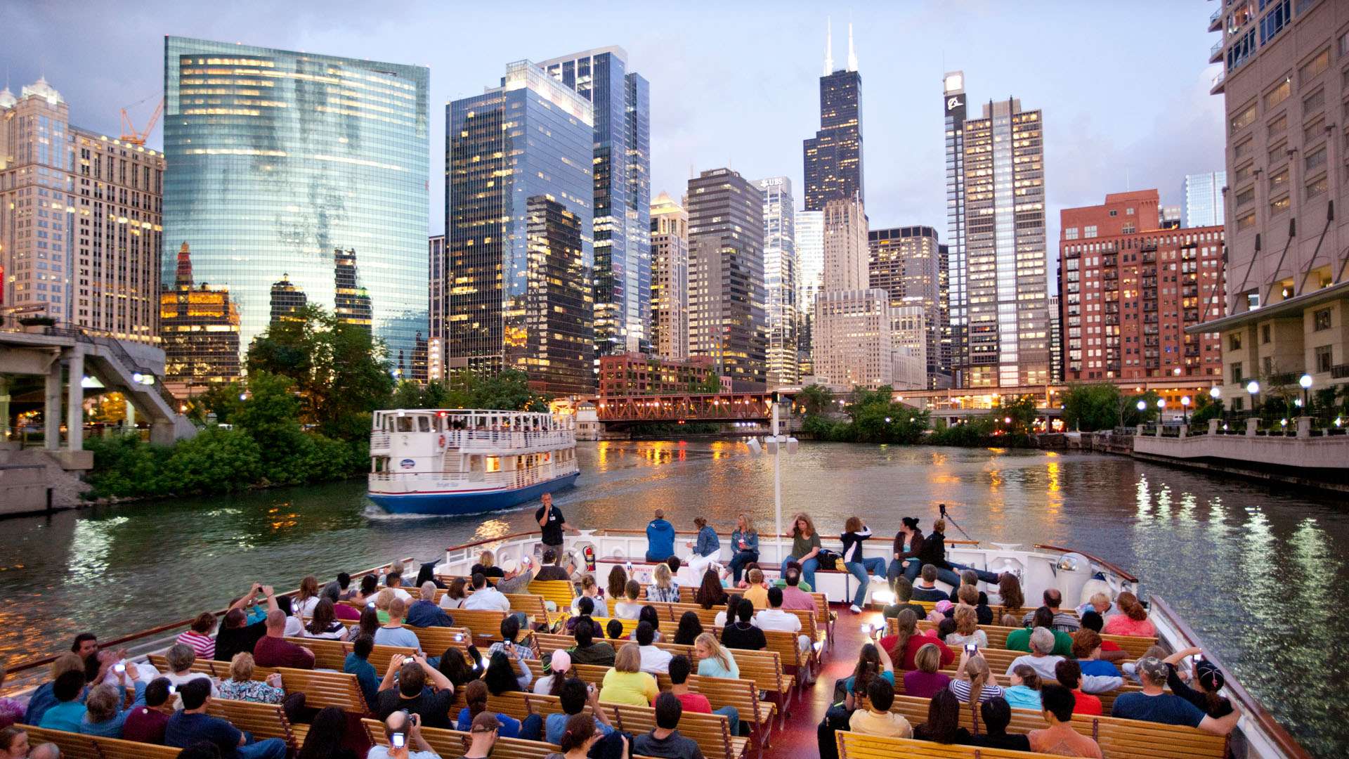 Architecture River Tour with Shoreline Sightseeing | Enjoy Illinois | Enjoy  Illinois