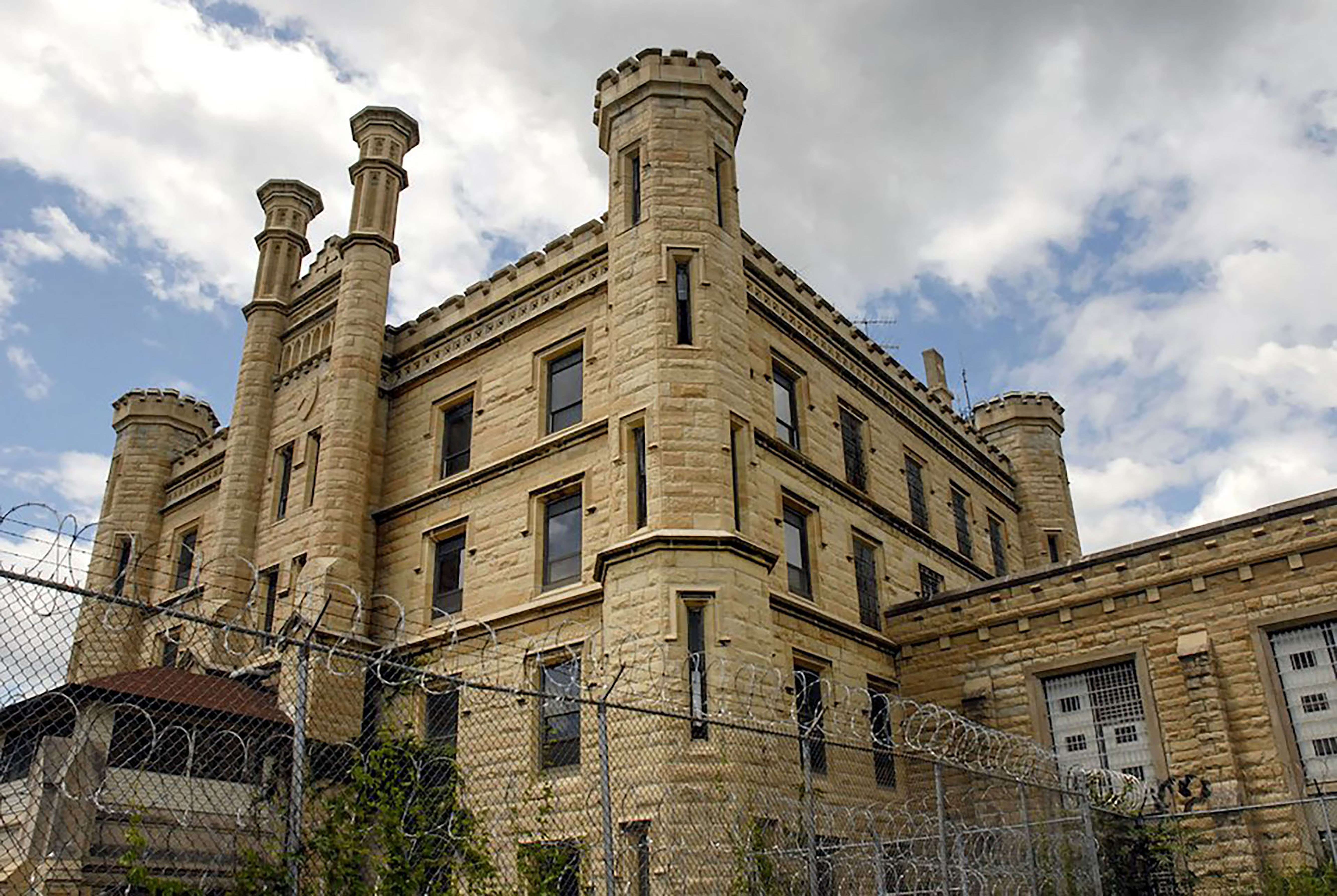 THE Ｊailers Squirrel Cage Jail | Historic Buildings of Iowa: Council
